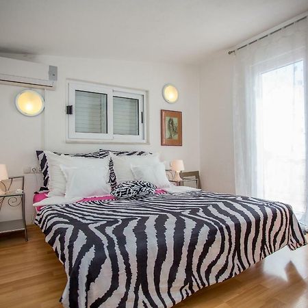מאקרסקה Apartments Lux מראה חיצוני תמונה