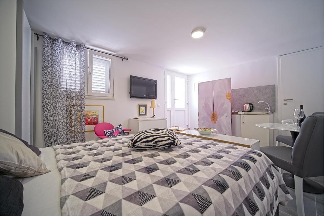 מאקרסקה Apartments Lux מראה חיצוני תמונה